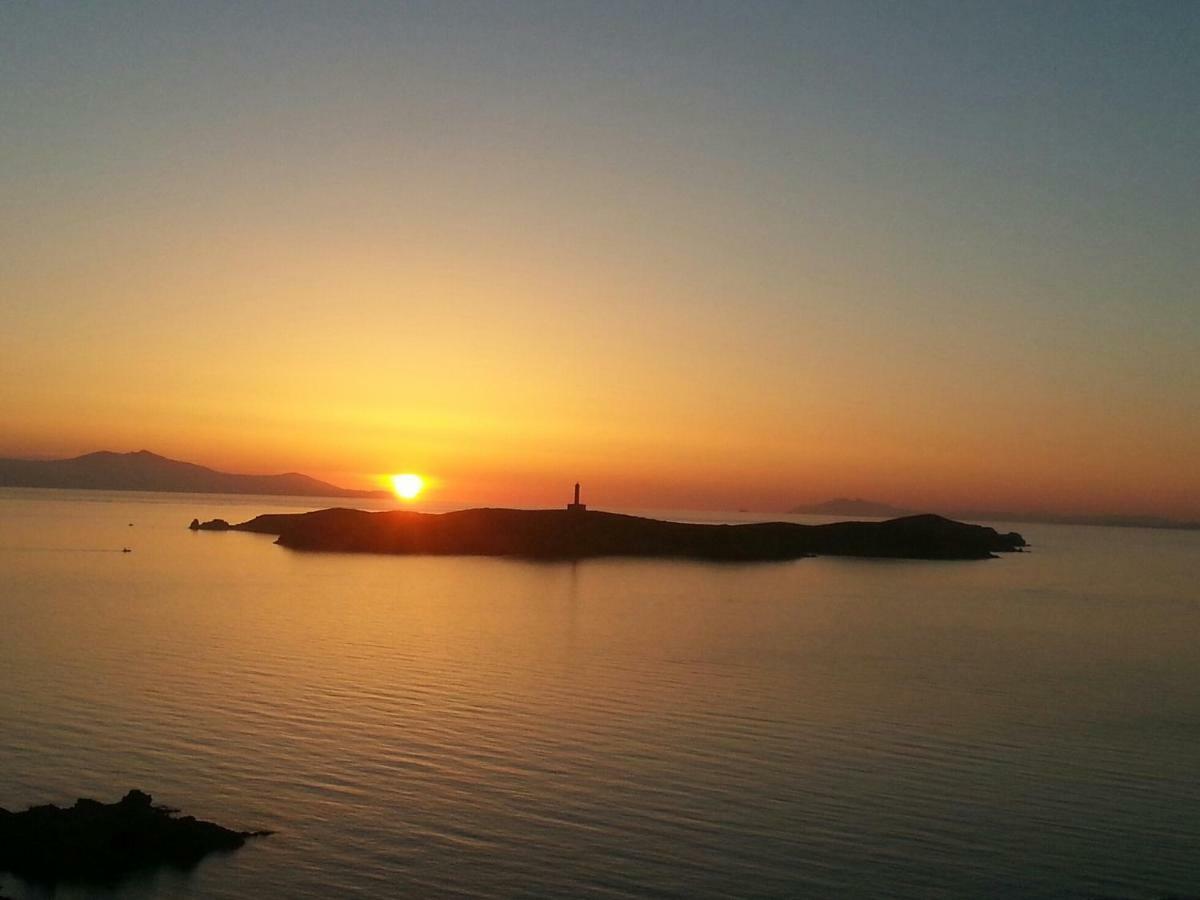 Aegean View - Seaside Apartment In Syros Azolimnos Esterno foto